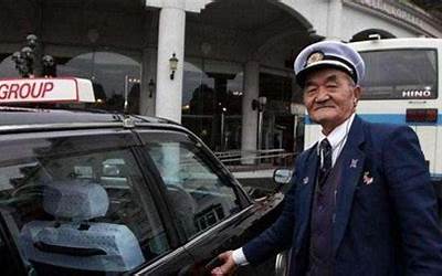 人口降幅创新纪录！日本出租车司机平均年龄近60岁 疯抢外国人口